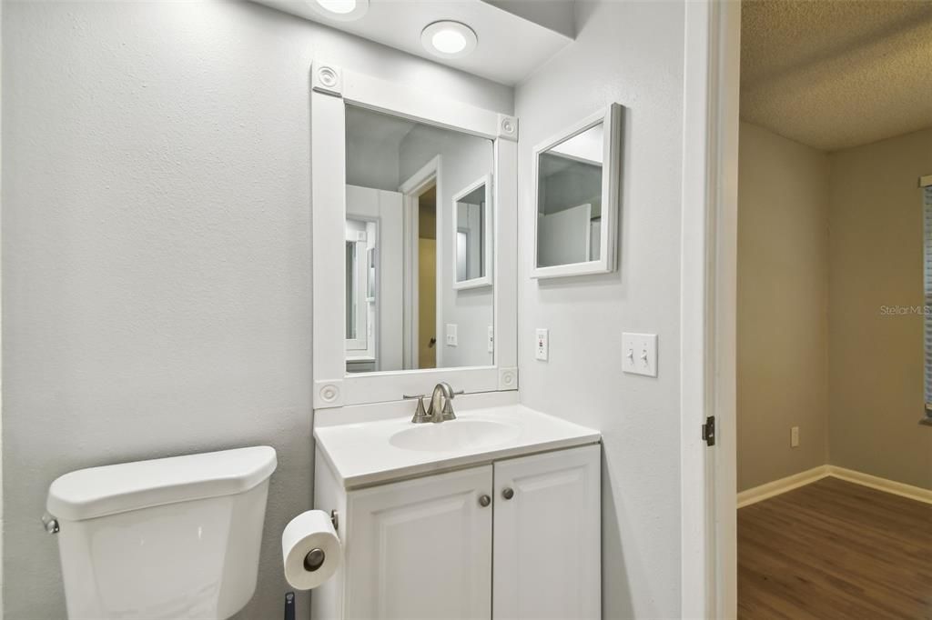 待售: $190,000 (2 贝兹, 2 浴室, 1110 平方英尺)