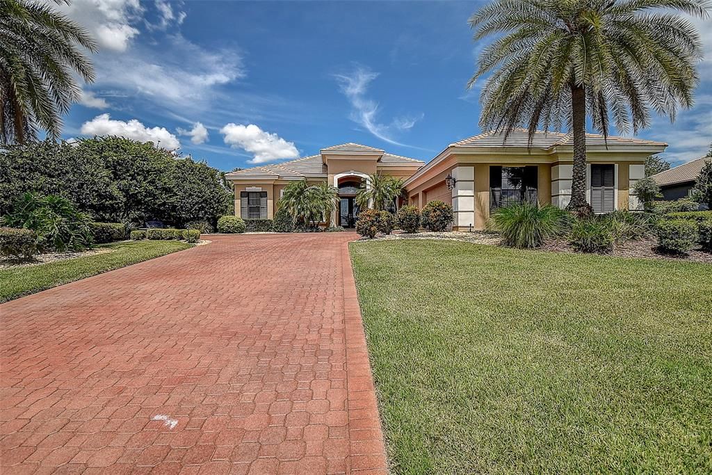 На продажу: $819,000 (4 спален, 3 ванн, 3121 Квадратных фут)