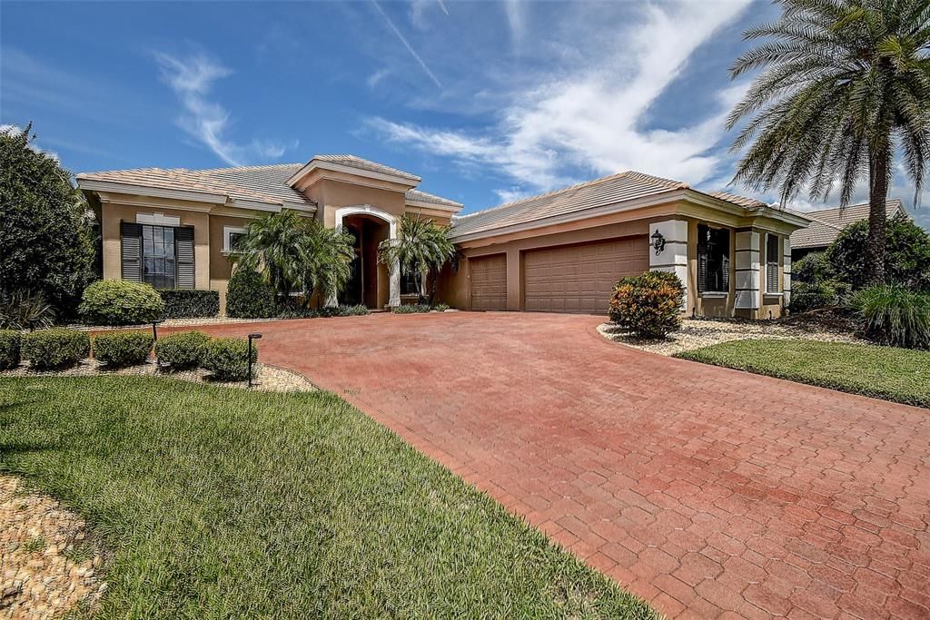 На продажу: $819,000 (4 спален, 3 ванн, 3121 Квадратных фут)