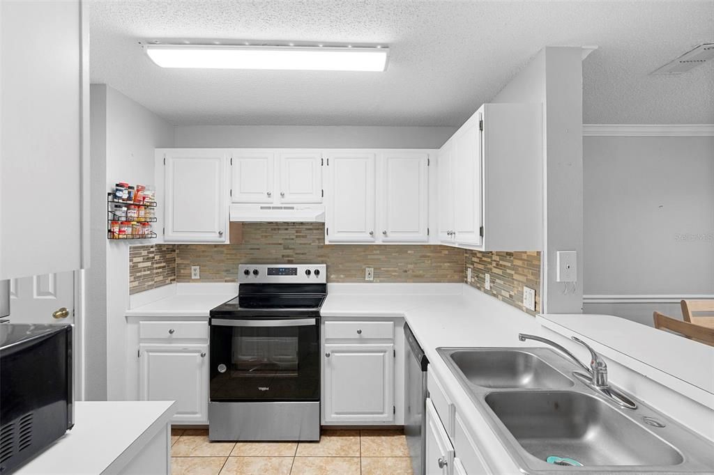 En Venta: $270,000 (3 camas, 2 baños, 1180 Pies cuadrados)