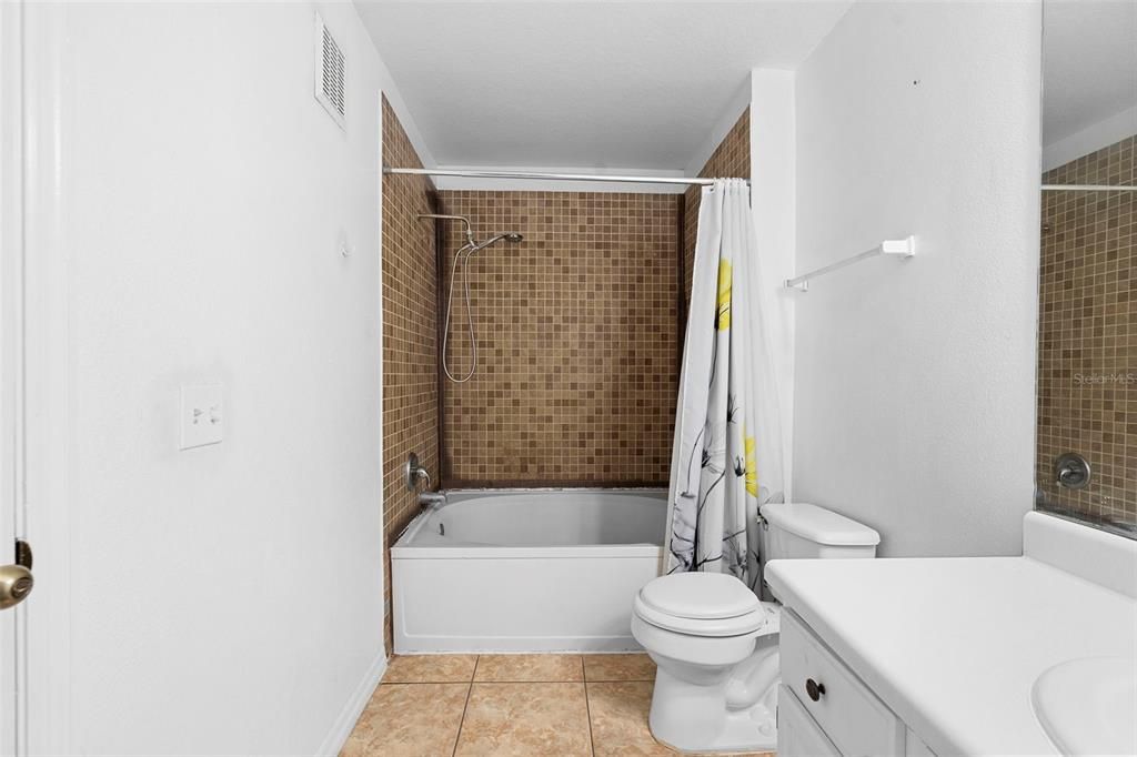 En Venta: $270,000 (3 camas, 2 baños, 1180 Pies cuadrados)