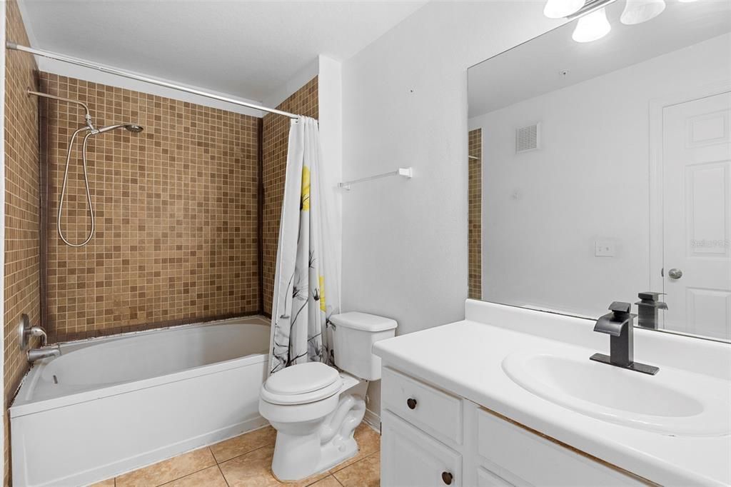 En Venta: $270,000 (3 camas, 2 baños, 1180 Pies cuadrados)