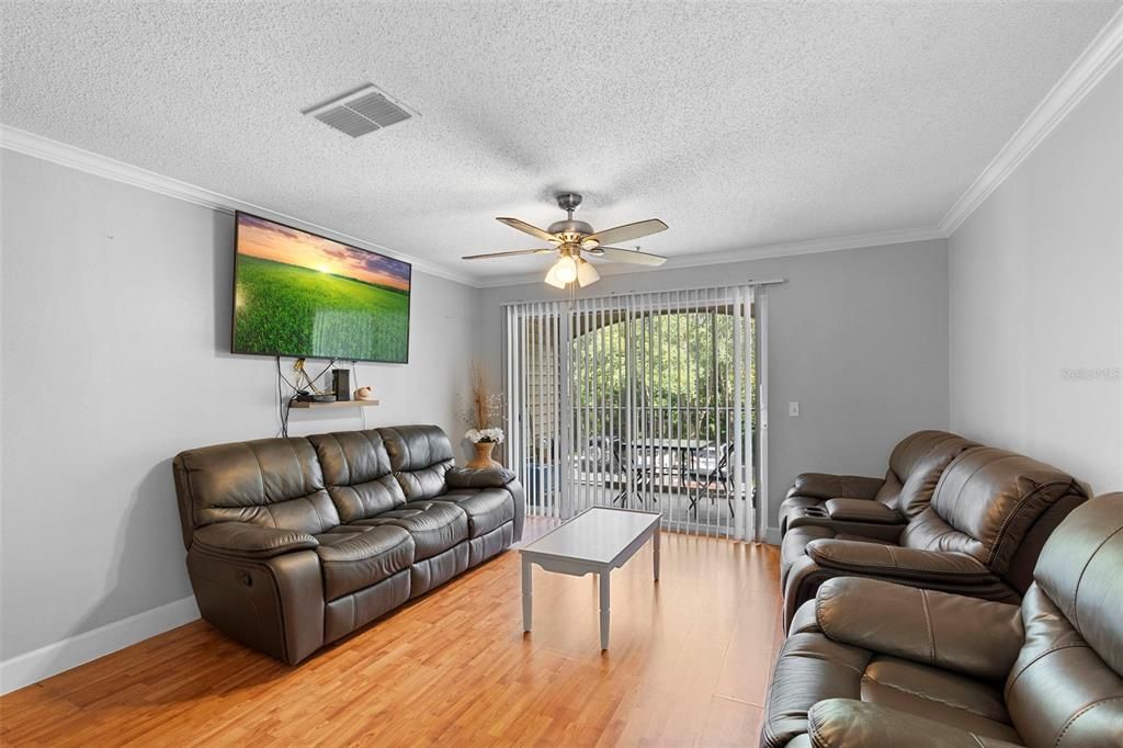 En Venta: $270,000 (3 camas, 2 baños, 1180 Pies cuadrados)