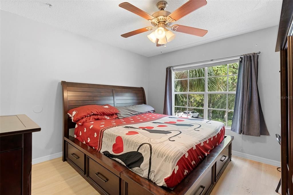 En Venta: $270,000 (3 camas, 2 baños, 1180 Pies cuadrados)