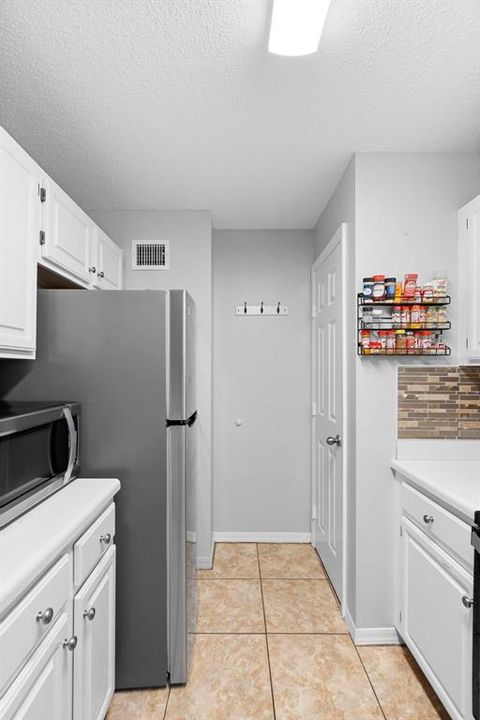 En Venta: $270,000 (3 camas, 2 baños, 1180 Pies cuadrados)