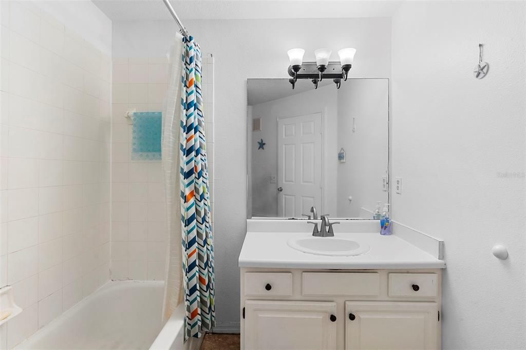 En Venta: $270,000 (3 camas, 2 baños, 1180 Pies cuadrados)