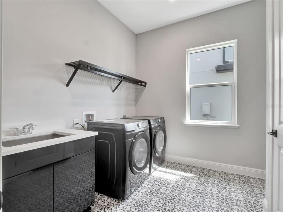 For Rent: $14,700 (5 beds, 4 baths, 4355 Square Feet)