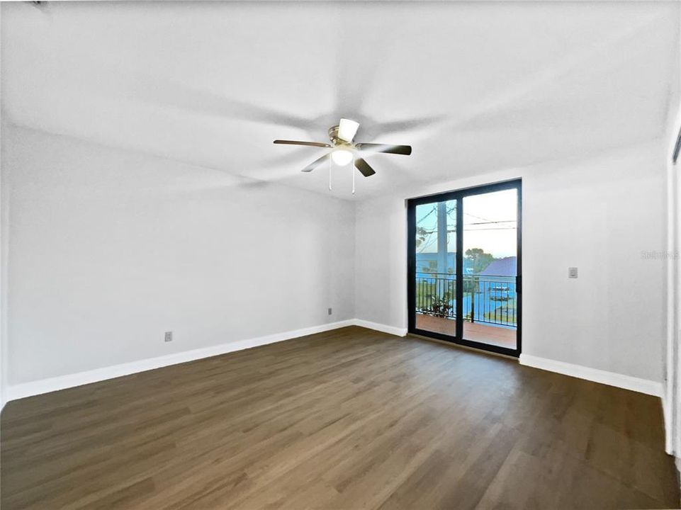 En Venta: $345,000 (2 camas, 2 baños, 1300 Pies cuadrados)