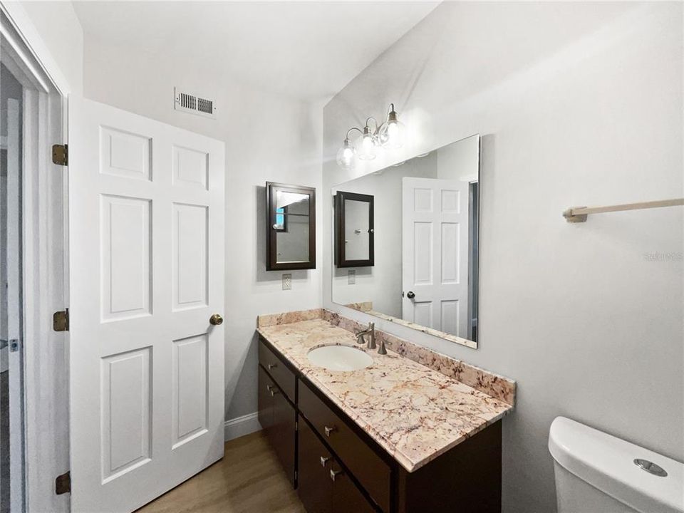 En Venta: $345,000 (2 camas, 2 baños, 1300 Pies cuadrados)