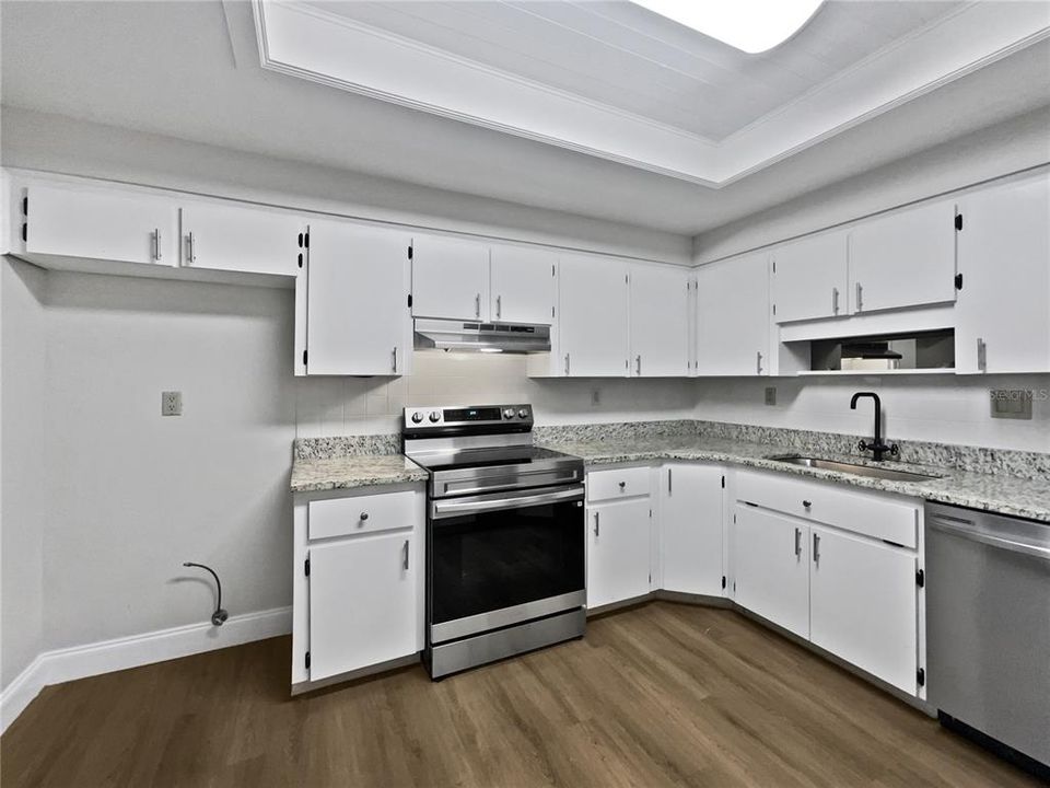 En Venta: $345,000 (2 camas, 2 baños, 1300 Pies cuadrados)