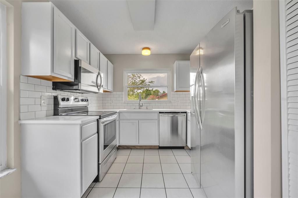 На продажу: $190,000 (2 спален, 2 ванн, 1038 Квадратных фут)