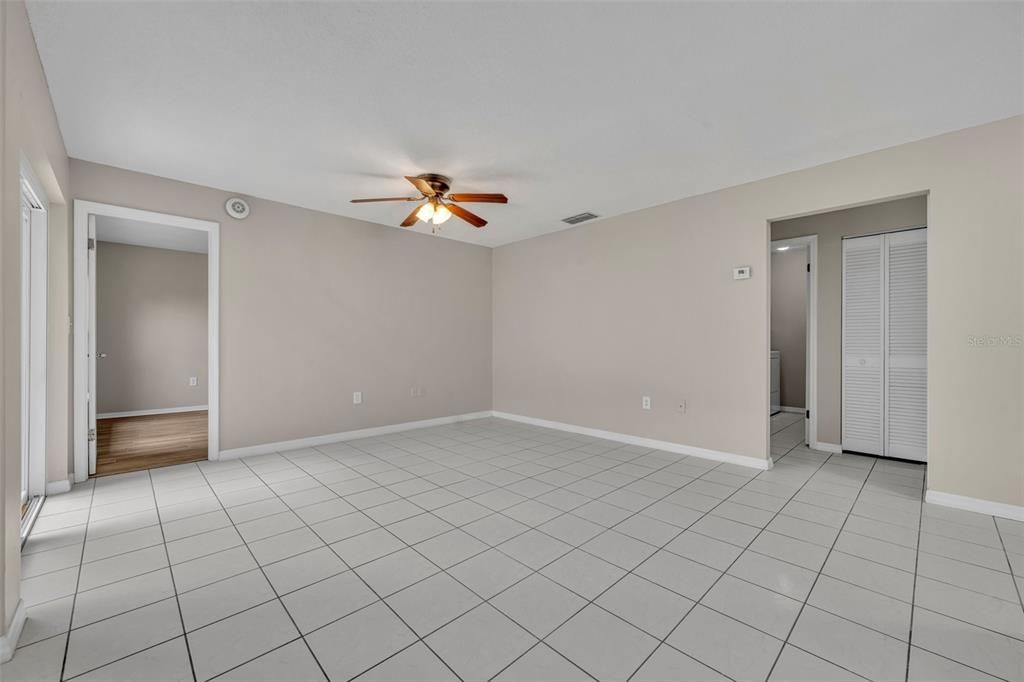 На продажу: $190,000 (2 спален, 2 ванн, 1038 Квадратных фут)