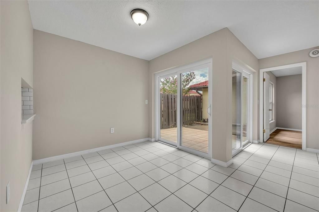 На продажу: $190,000 (2 спален, 2 ванн, 1038 Квадратных фут)