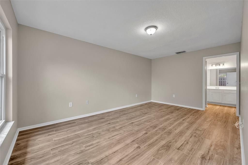 На продажу: $190,000 (2 спален, 2 ванн, 1038 Квадратных фут)