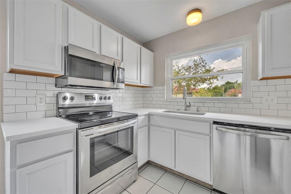 На продажу: $190,000 (2 спален, 2 ванн, 1038 Квадратных фут)