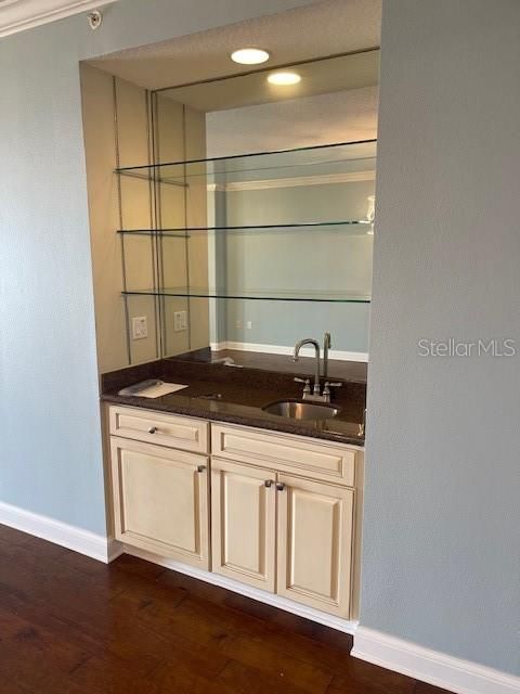 For Rent: $3,200 (3 beds, 2 baths, 1640 Square Feet)