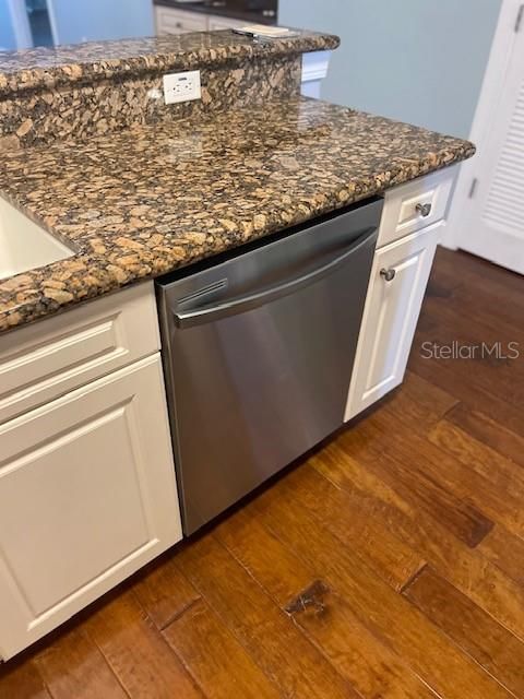 For Rent: $3,200 (3 beds, 2 baths, 1640 Square Feet)