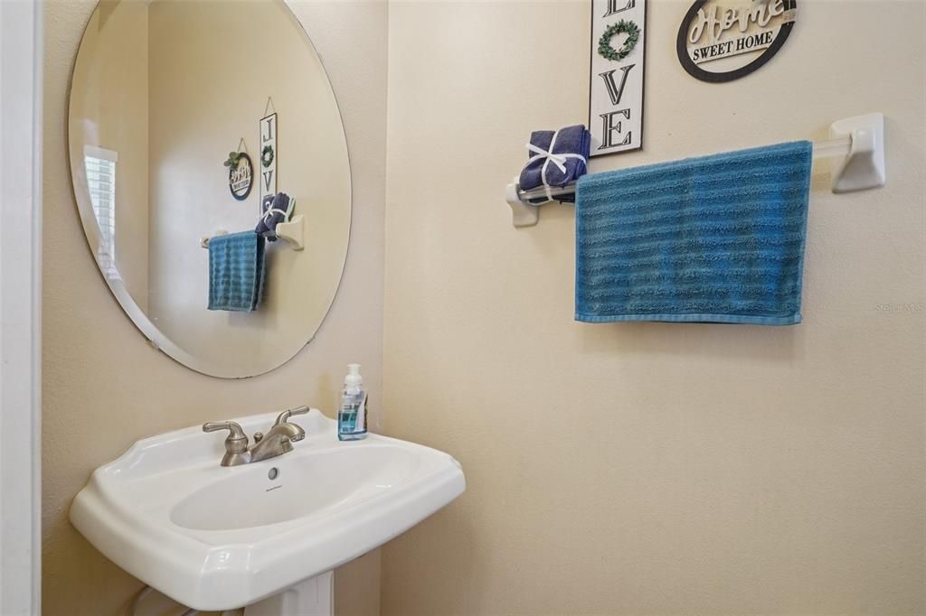 Active With Contract: $294,997 (3 beds, 2 baths, 1827 Square Feet)