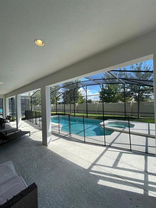 For Rent: $5,300 (10 beds, 8 baths, 4095 Square Feet)