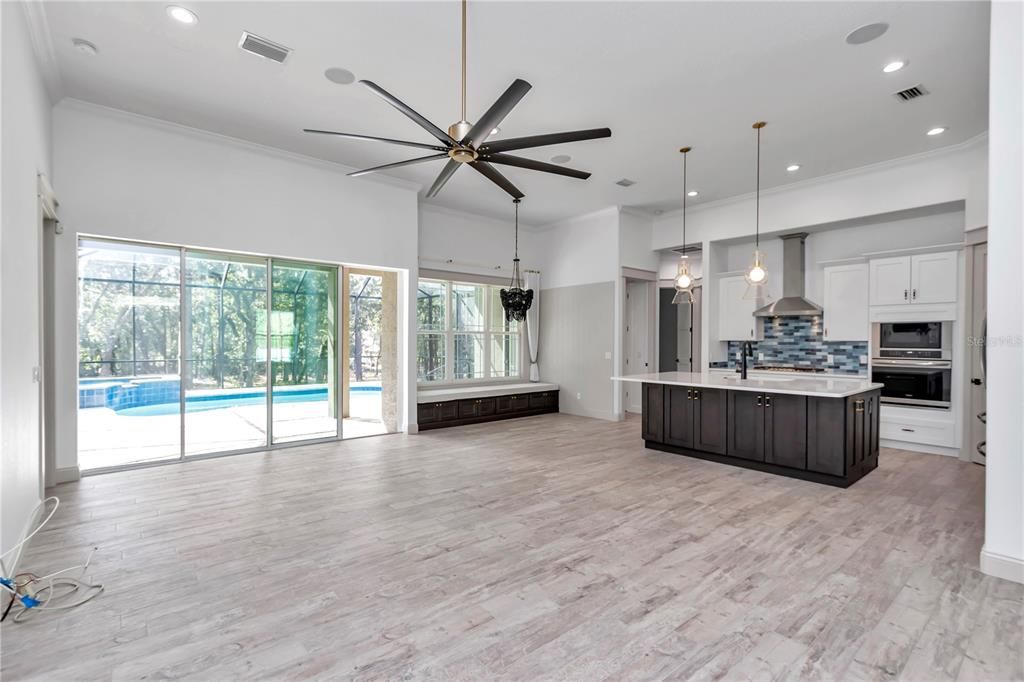 Active With Contract: $549,900 (3 beds, 2 baths, 2121 Square Feet)