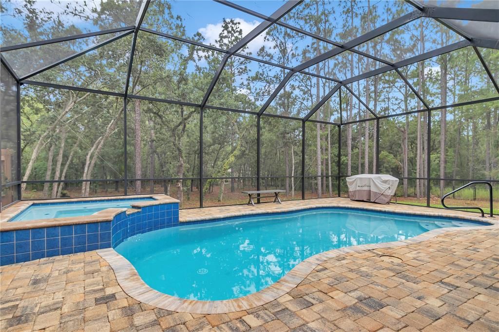 Active With Contract: $549,900 (3 beds, 2 baths, 2121 Square Feet)