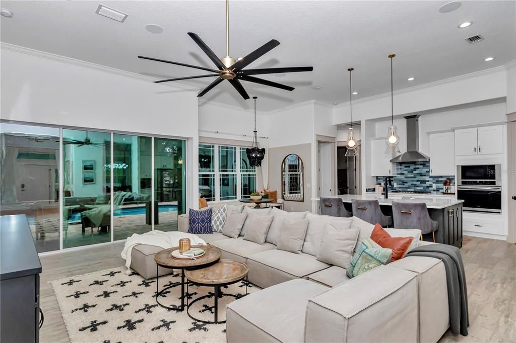 Active With Contract: $549,900 (3 beds, 2 baths, 2121 Square Feet)