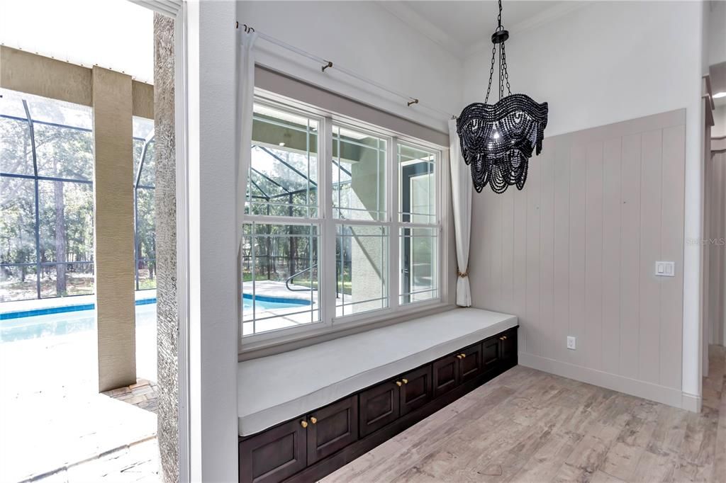 Active With Contract: $549,900 (3 beds, 2 baths, 2121 Square Feet)