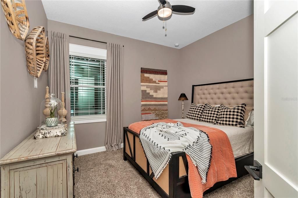 Active With Contract: $549,900 (3 beds, 2 baths, 2121 Square Feet)