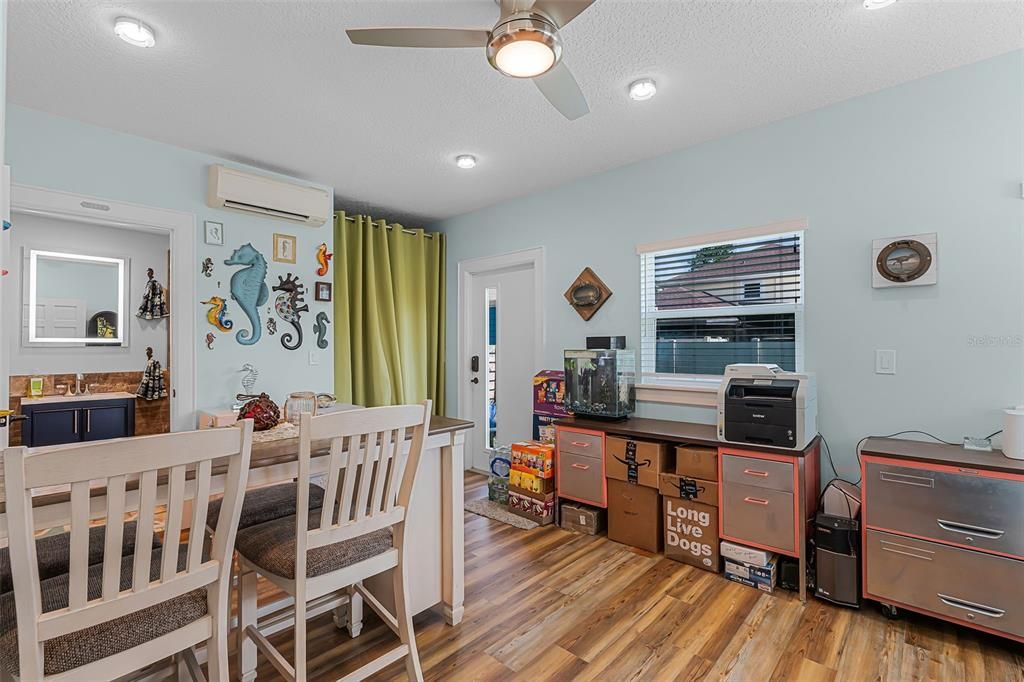 На продажу: $839,900 (4 спален, 3 ванн, 2159 Квадратных фут)