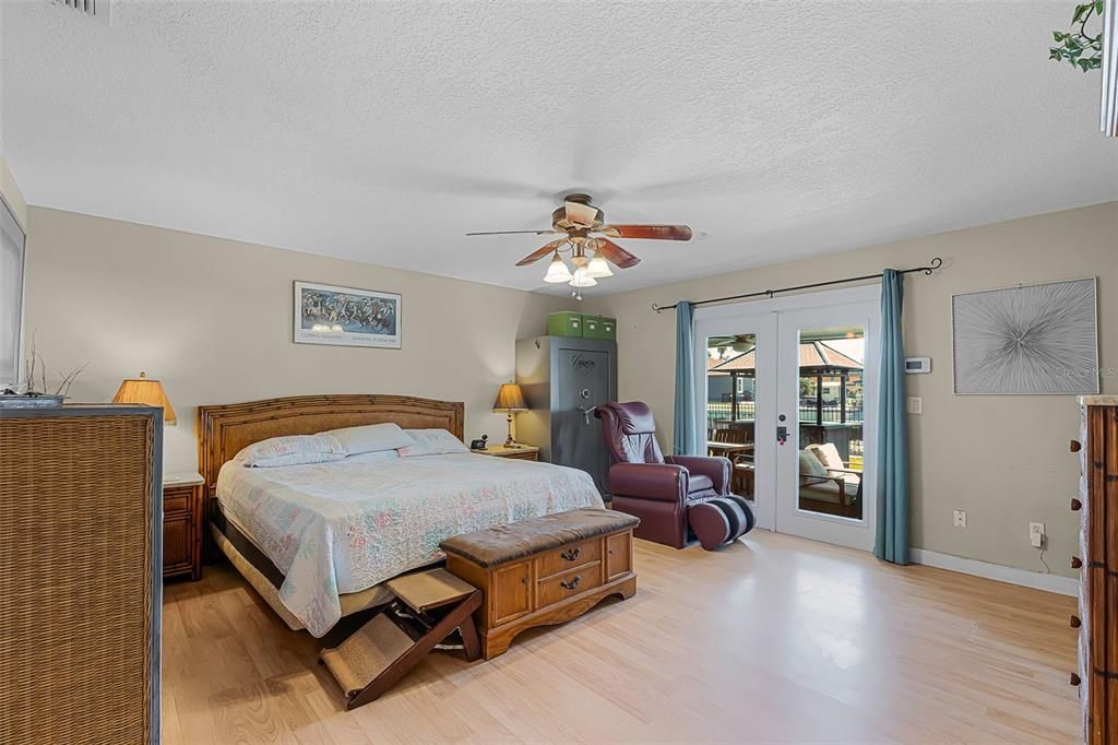 На продажу: $839,900 (4 спален, 3 ванн, 2159 Квадратных фут)