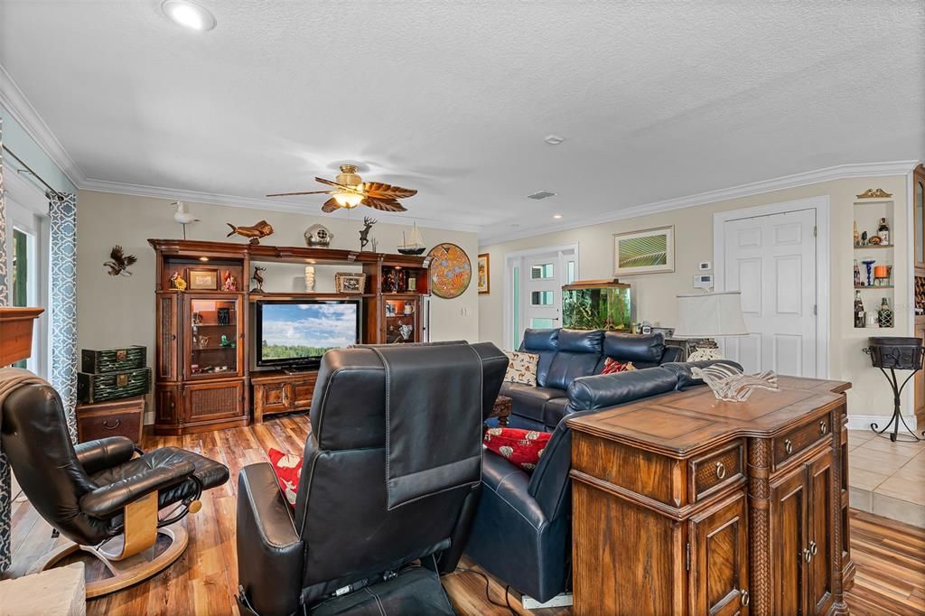 На продажу: $839,900 (4 спален, 3 ванн, 2159 Квадратных фут)