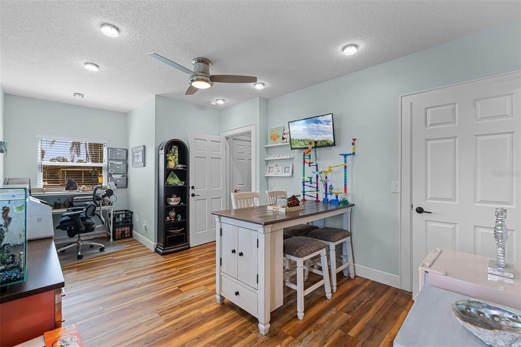 На продажу: $839,900 (4 спален, 3 ванн, 2159 Квадратных фут)