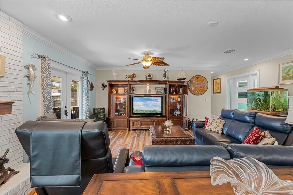 На продажу: $839,900 (4 спален, 3 ванн, 2159 Квадратных фут)