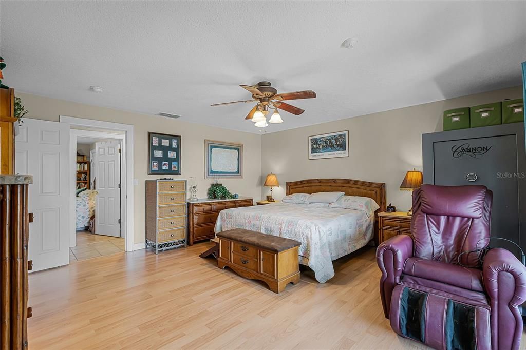 На продажу: $839,900 (4 спален, 3 ванн, 2159 Квадратных фут)