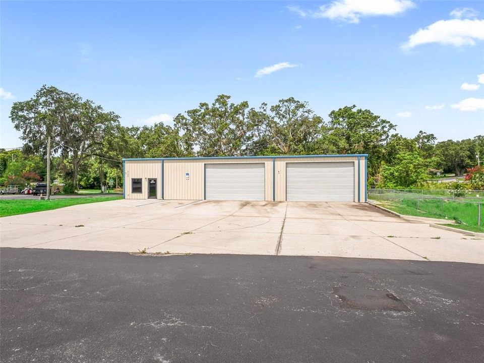 For Sale: $999,900 (0 beds, 0 baths, 2400 Square Feet)