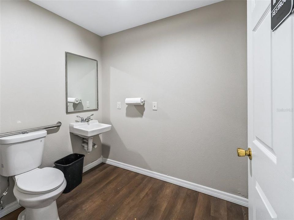 For Sale: $999,900 (0 beds, 0 baths, 2400 Square Feet)