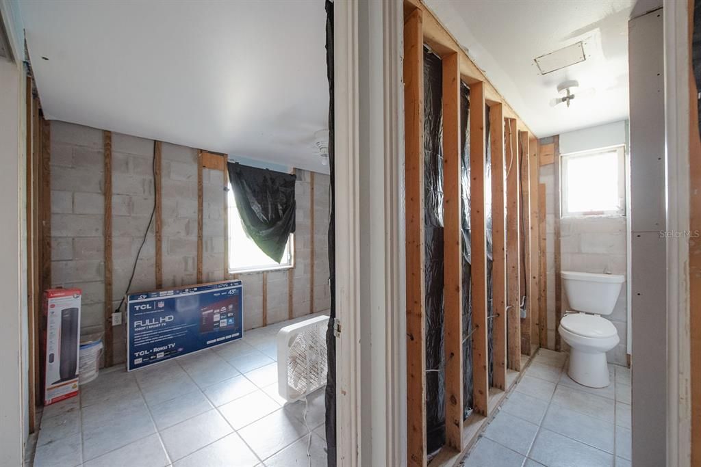 Под контрактом: $475,000 (2 спален, 1 ванн, 950 Квадратных фут)