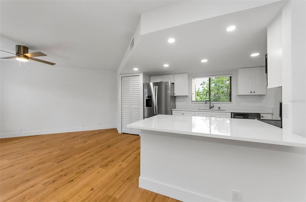 For Sale: $270,000 (2 beds, 2 baths, 1565 Square Feet)