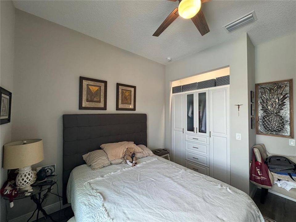 For Sale: $1,399,000 (5 beds, 5 baths, 4172 Square Feet)