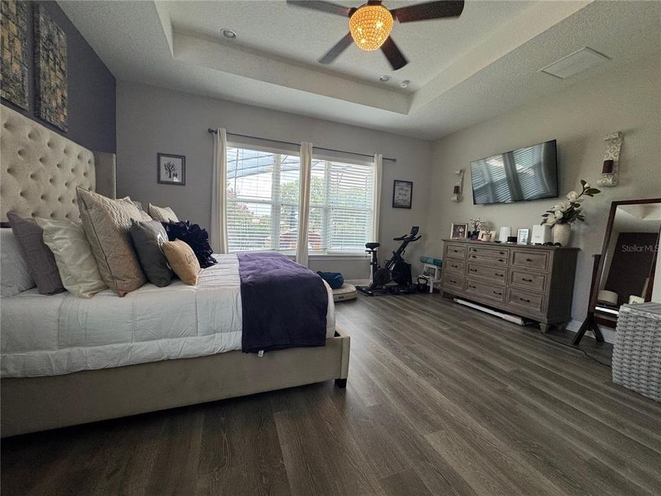 For Sale: $1,399,000 (5 beds, 5 baths, 4172 Square Feet)