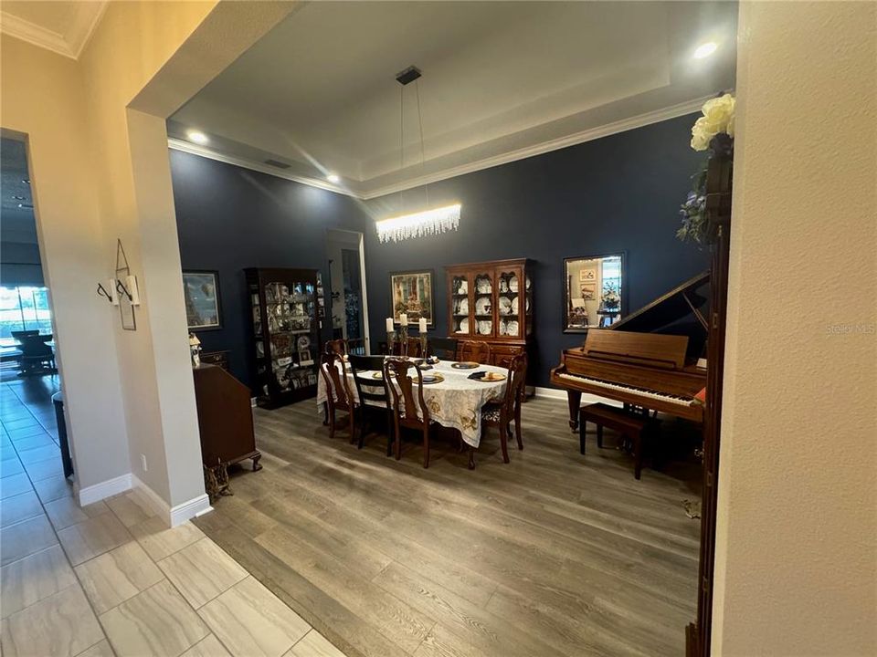 For Sale: $1,399,000 (5 beds, 5 baths, 4172 Square Feet)