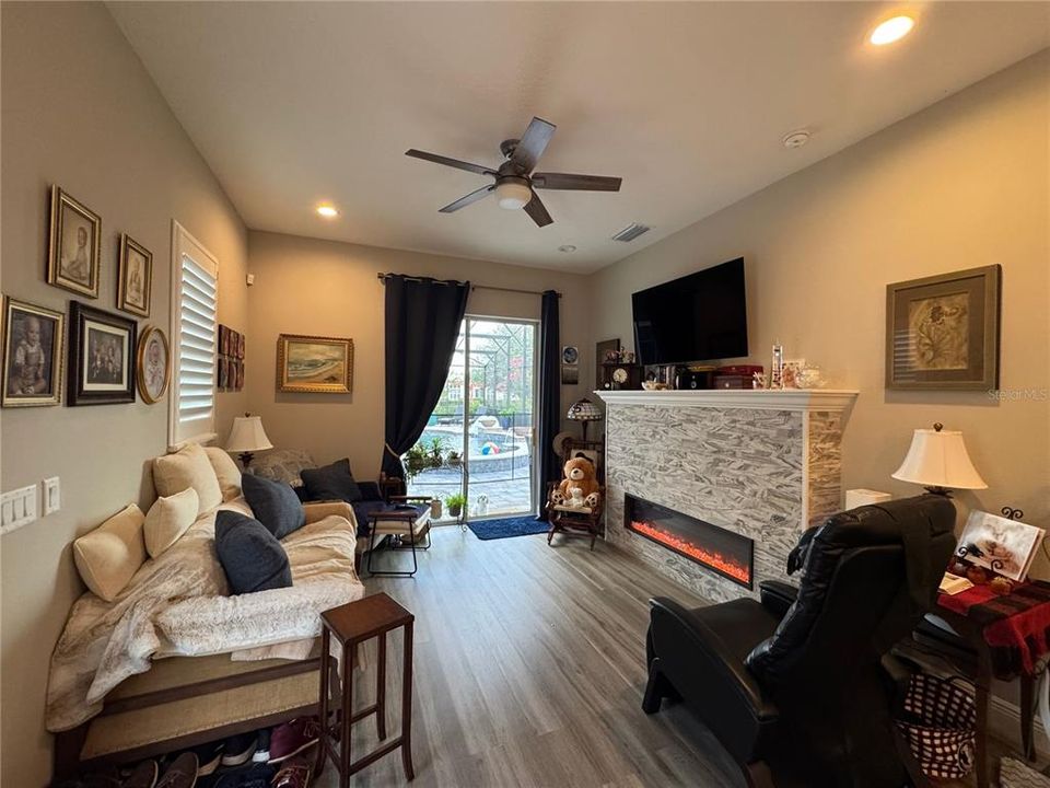 For Sale: $1,399,000 (5 beds, 5 baths, 4172 Square Feet)