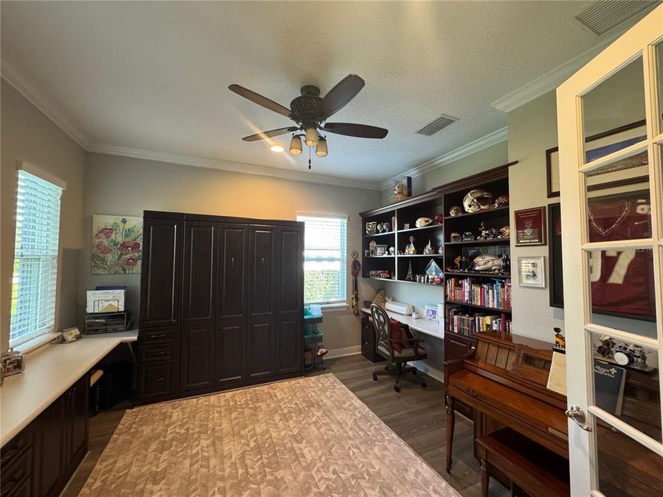 For Sale: $1,399,000 (5 beds, 5 baths, 4172 Square Feet)