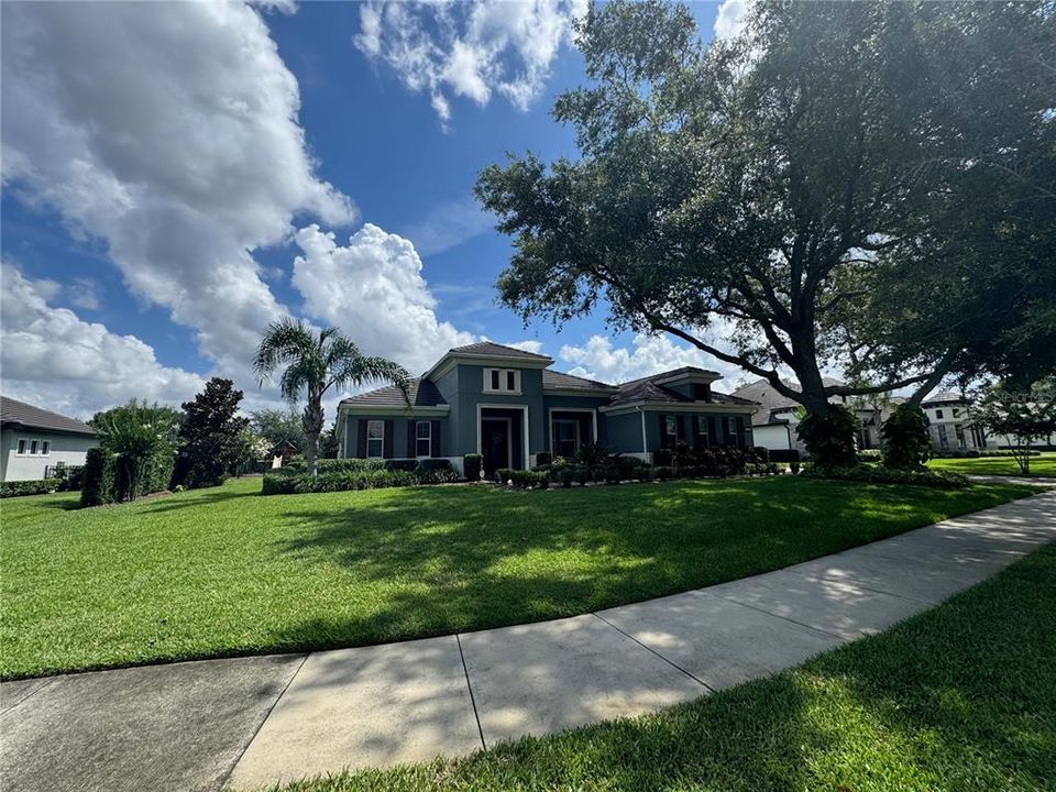 For Sale: $1,399,000 (5 beds, 5 baths, 4172 Square Feet)