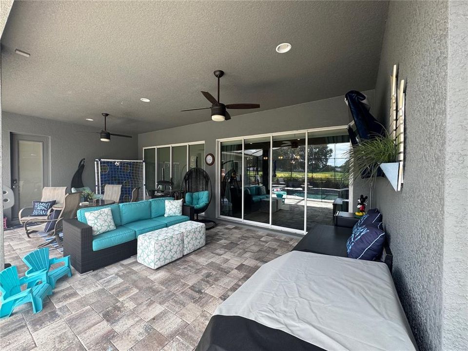 For Sale: $1,399,000 (5 beds, 5 baths, 4172 Square Feet)