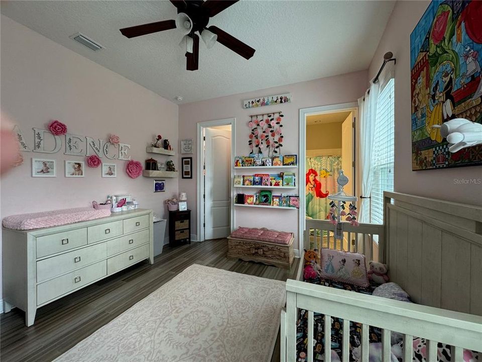 For Sale: $1,399,000 (5 beds, 5 baths, 4172 Square Feet)