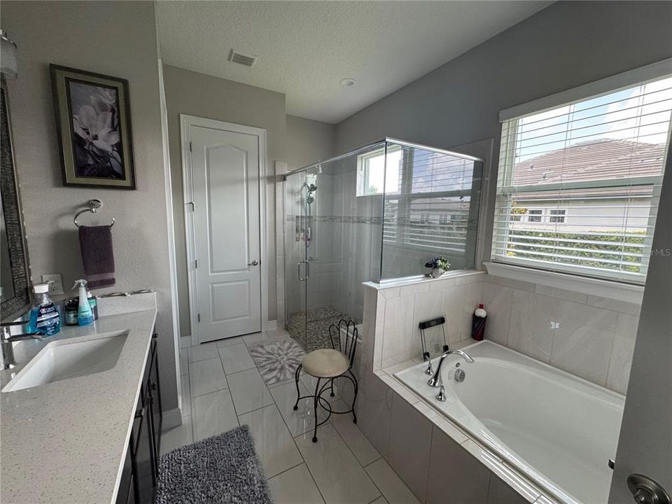 For Sale: $1,399,000 (5 beds, 5 baths, 4172 Square Feet)