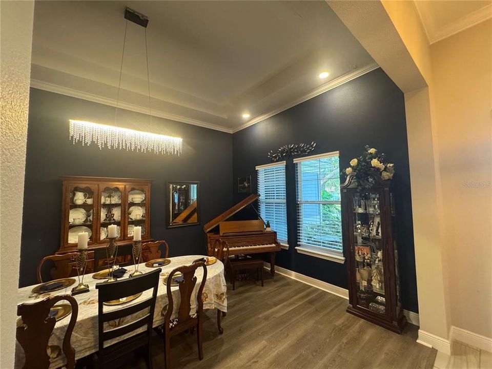 For Sale: $1,399,000 (5 beds, 5 baths, 4172 Square Feet)