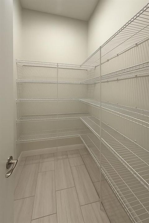 For Sale: $1,399,000 (5 beds, 5 baths, 4172 Square Feet)