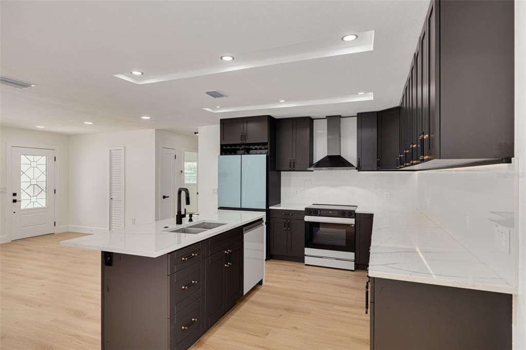 На продажу: $795,000 (4 спален, 2 ванн, 1885 Квадратных фут)